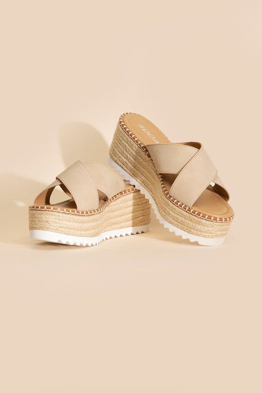 Synthetic Raffia Crisscross Platform Slides GOTIQUE Collections