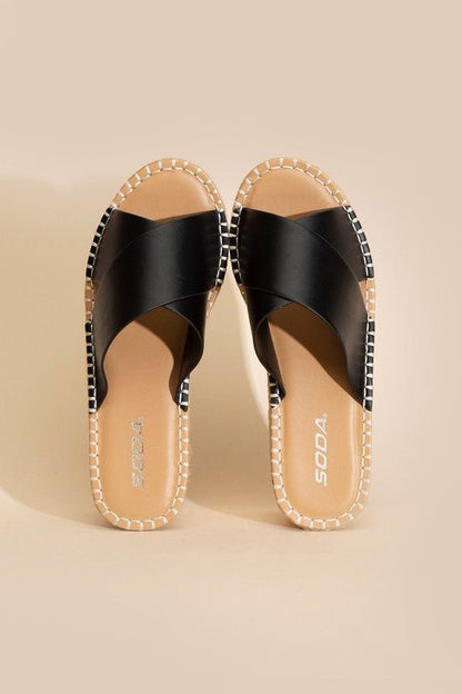 Synthetic Raffia Platform slides GOTIQUE Collections